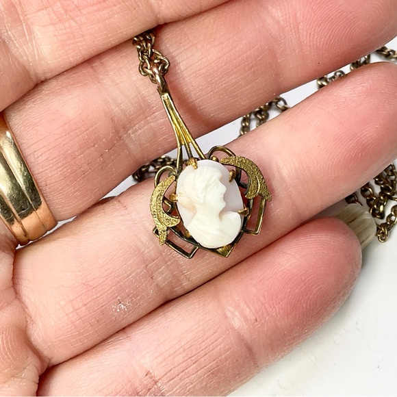 Antique Cameo Necklace Pink Conch Carved Cameo Antique Chain Gold Filled - Picture 6 of 6